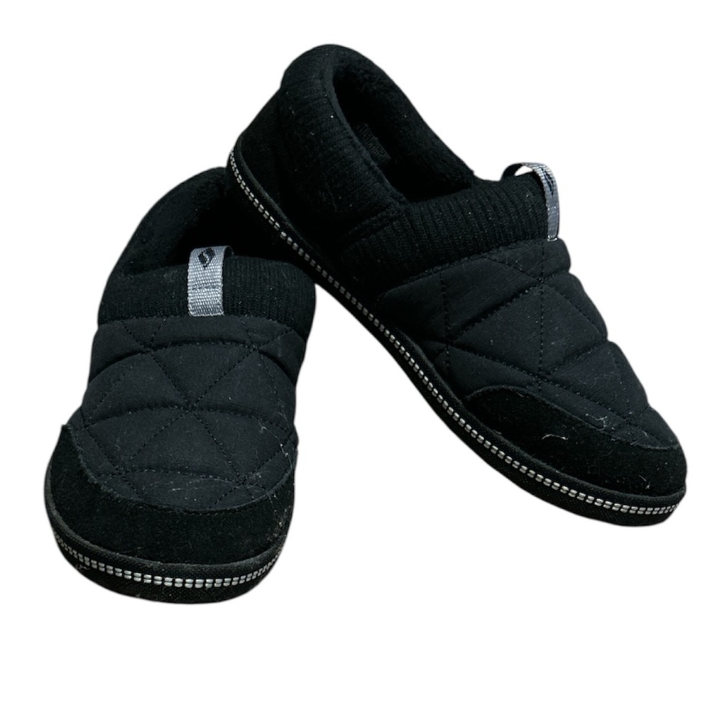 Skechers Women's Cozy Campfire - Camp Nap slippers. Size 6.5